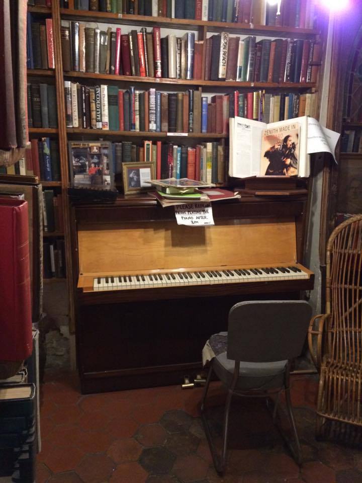 shakespeare and company pian