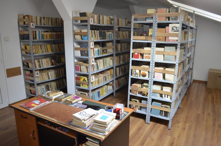 biblioteca